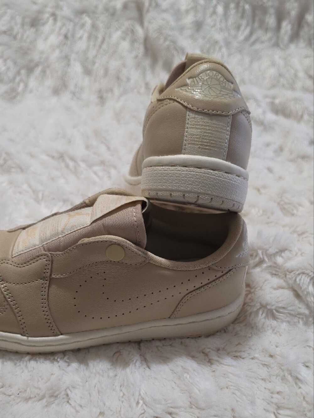 Nike Beige Low-Top Slip-On Sneakers - Picture 2 of 3